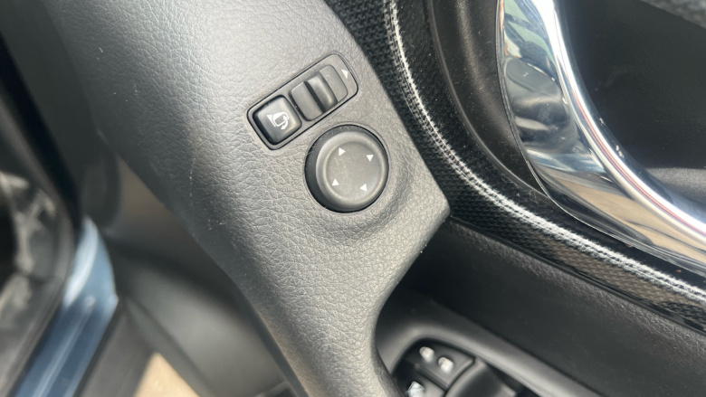 Nissan X-Trail 1.6 dCi Tekna 5dr Diesel Station Wagon